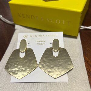 Kendra Scott Finch Earrings in gold